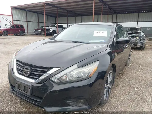 1N4BL3AP0HC270858 2017 NISSAN ALTIMA - Image 2
