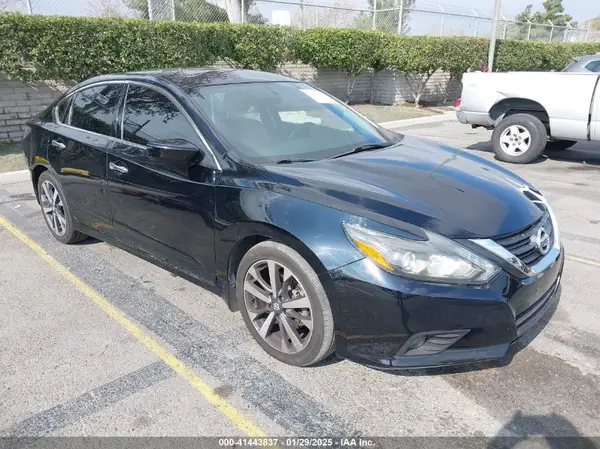 1N4BL3AP1HC179324 2017 NISSAN ALTIMA - Image 1