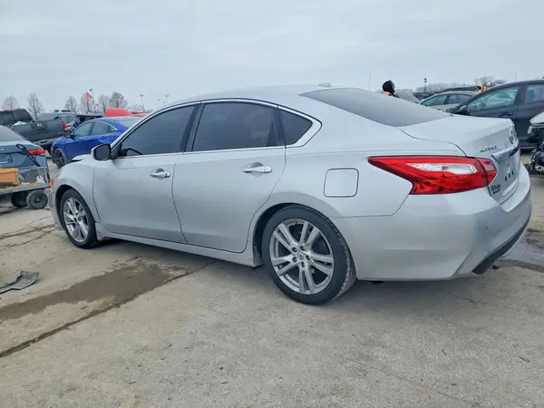 1N4BL3AP1HC179727 2017 NISSAN ALTIMA - Image 2