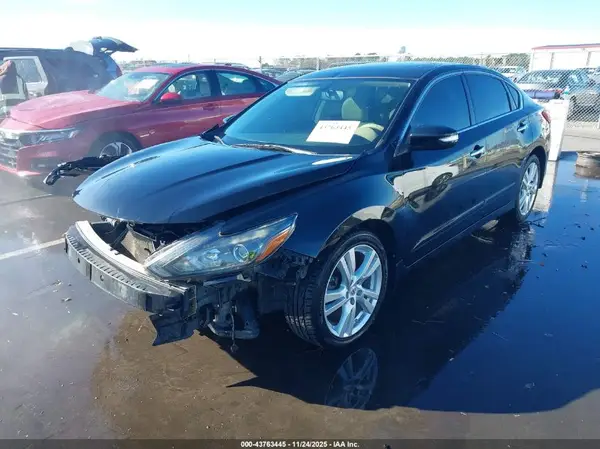 1N4BL3AP1HC256452 2017 NISSAN ALTIMA - Image 2