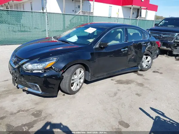1N4BL3AP2HC136689 2017 NISSAN ALTIMA - Image 2