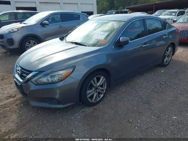 1N4BL3AP2HC210502 2017 NISSAN ALTIMA - Image 2