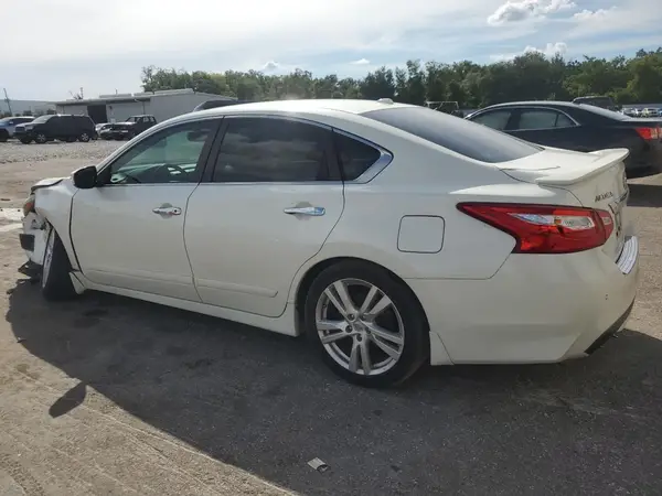 1N4BL3AP2HC274250 2017 NISSAN ALTIMA - Image 2