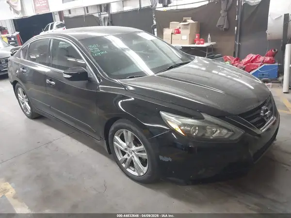 1N4BL3AP3GC135632 2016 NISSAN ALTIMA - Image 1