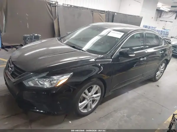 1N4BL3AP3GC135632 2016 NISSAN ALTIMA - Image 2