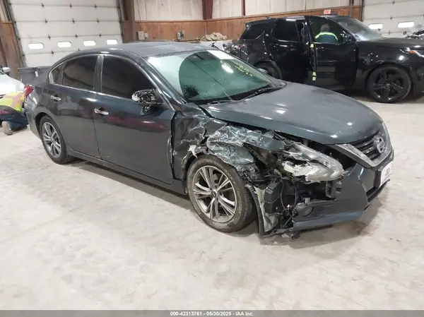 1N4BL3AP3HC183939 2017 NISSAN ALTIMA - Image 1