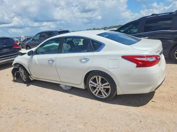 1N4BL3AP3HC192060 2017 NISSAN ALTIMA - Image 2