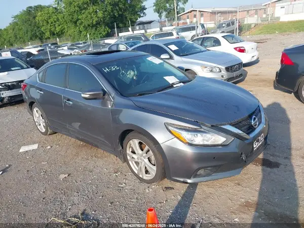 1N4BL3AP3HC256758 2017 NISSAN ALTIMA - Image 1