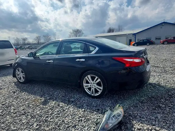 1N4BL3AP3HC491239 2017 NISSAN ALTIMA - Image 2