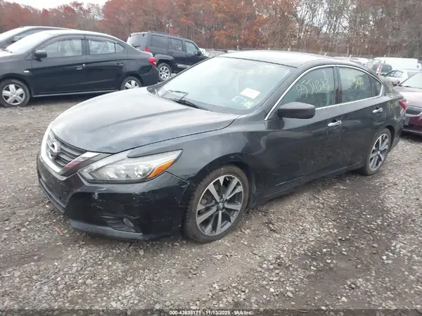 1N4BL3AP4HC148696 2017 NISSAN ALTIMA - Image 2