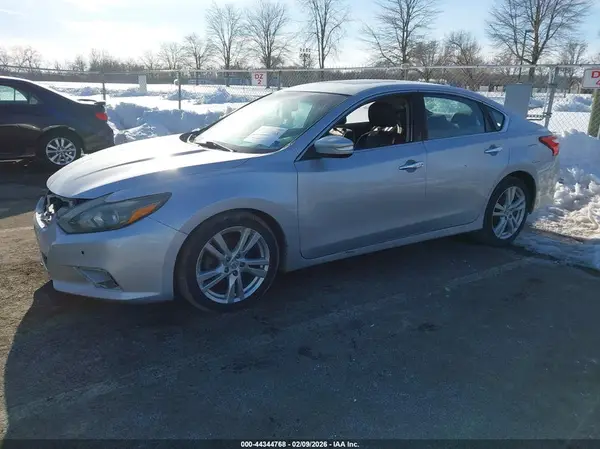 1N4BL3AP5GC125782 2016 NISSAN ALTIMA - Image 2