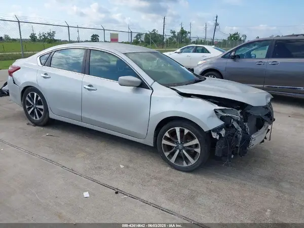 1N4BL3AP5HC178774 2017 NISSAN ALTIMA - Image 1