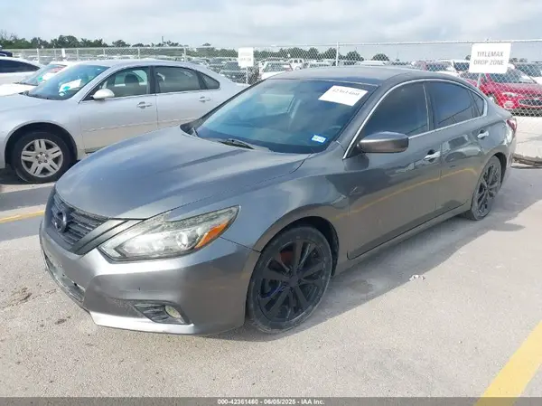 1N4BL3AP5HC180492 2017 NISSAN ALTIMA - Image 2