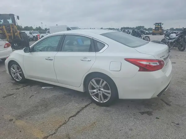 1N4BL3AP5HC208095 2017 NISSAN ALTIMA - Image 2