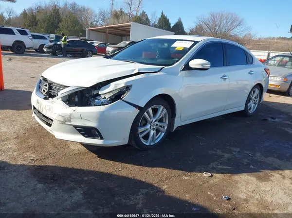 1N4BL3AP5HC478878 2017 NISSAN ALTIMA - Image 2