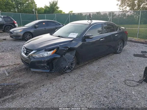 1N4BL3AP5JC225081 2018 NISSAN ALTIMA - Image 2