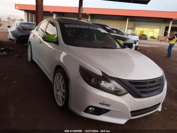 1N4BL3AP6GC228824 2016 NISSAN ALTIMA - Image 1