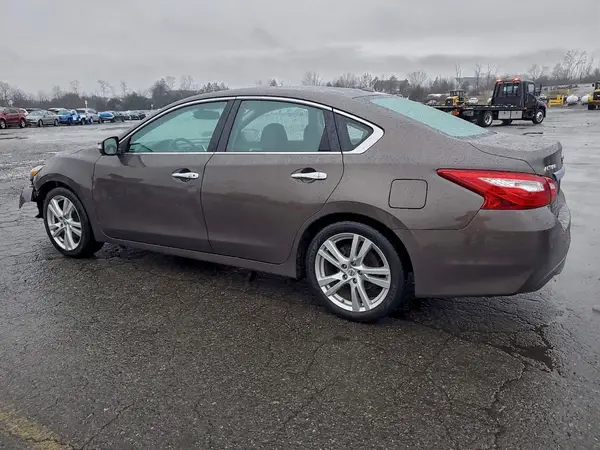 1N4BL3AP6HC112153 2017 NISSAN ALTIMA - Image 2