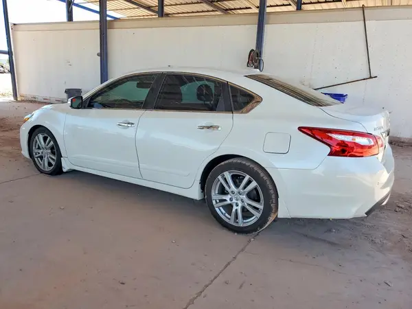 1N4BL3AP7GC134127 2016 NISSAN ALTIMA - Image 2