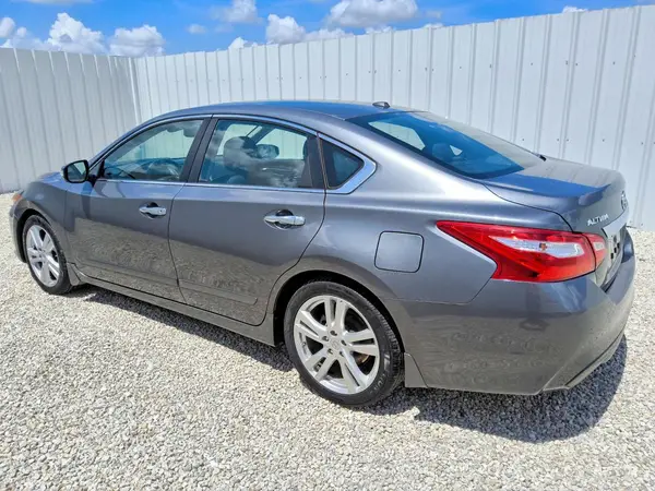 1N4BL3AP7HC159949 2017 NISSAN ALTIMA - Image 2