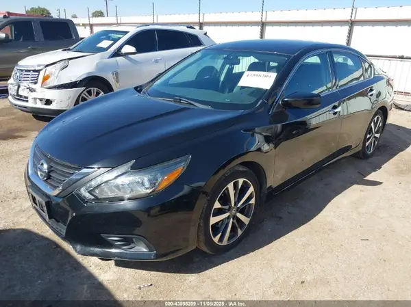 1N4BL3AP8HC182592 2017 NISSAN ALTIMA - Image 2