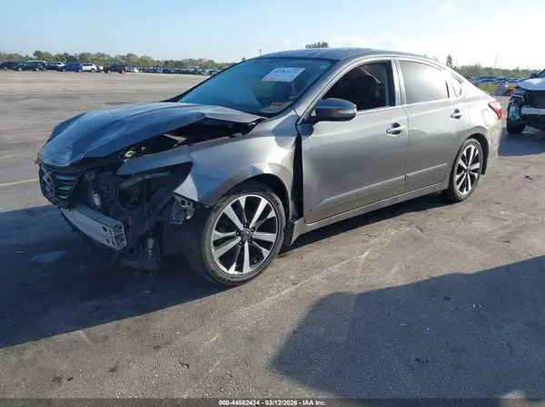 1N4BL3AP8HC255105 2017 NISSAN ALTIMA - Image 2
