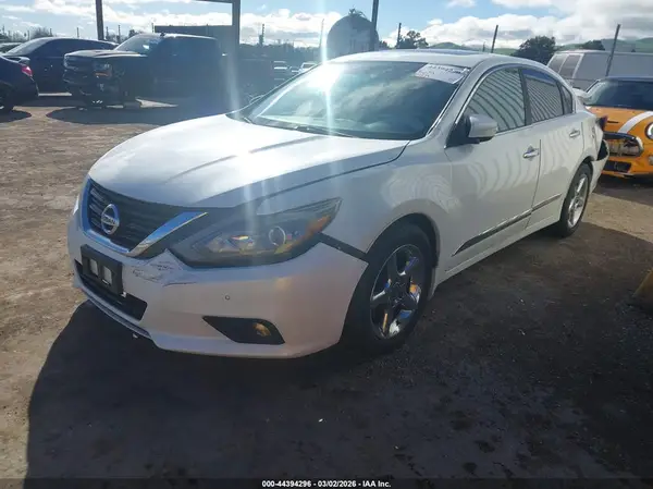 1N4BL3AP9GC137661 2016 NISSAN ALTIMA - Image 2
