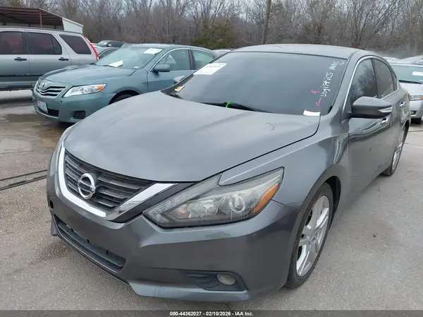 1N4BL3AP9HC141825 2017 NISSAN ALTIMA - Image 2