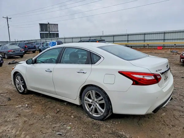 1N4BL3AP9HC170869 2017 NISSAN ALTIMA - Image 2