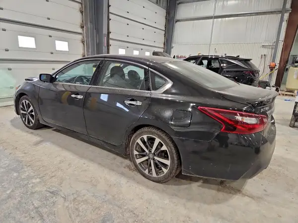 1N4BL3AP9HC190796 2017 NISSAN ALTIMA - Image 2