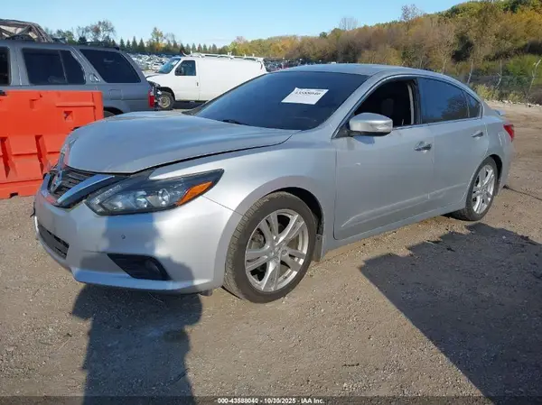 1N4BL3AP9HC252584 2017 NISSAN ALTIMA - Image 2