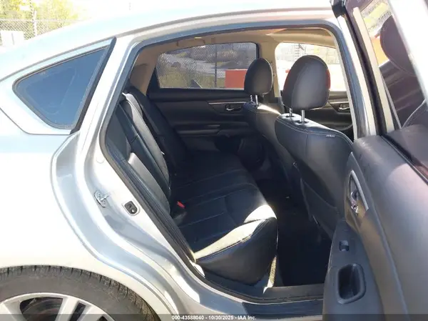 1N4BL3AP9HC252584 2017 NISSAN ALTIMA - Image 8