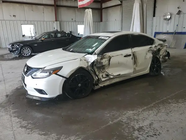 1N4BL3APXHC177099 2017 NISSAN ALTIMA - Image 1