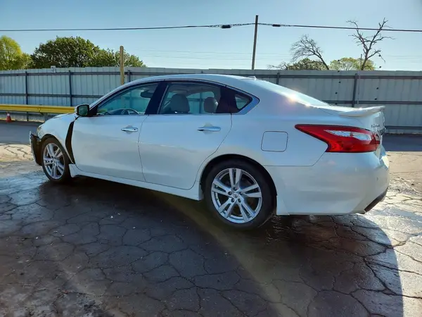 1N4BL3APXHC292284 2017 NISSAN ALTIMA - Image 2