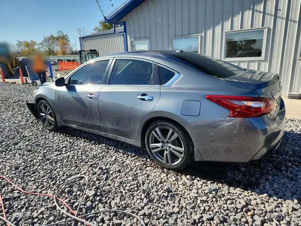 1N4BL3APXJC114090 2018 NISSAN ALTIMA - Image 2