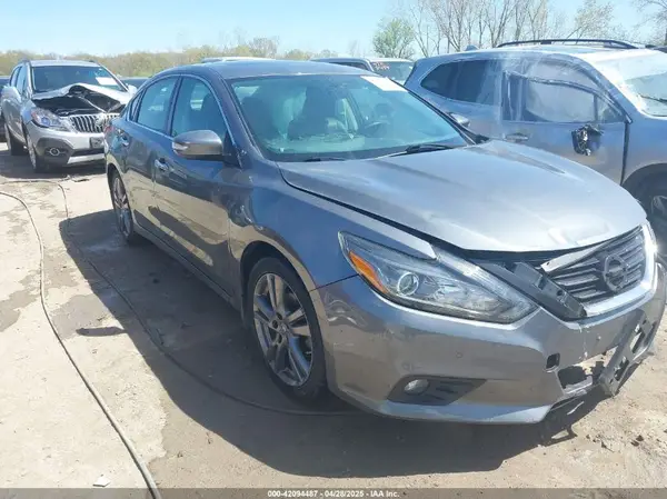 1N4BL3APXJC225528 2018 NISSAN ALTIMA - Image 1