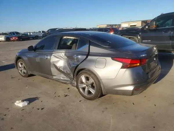 1N4BL4BV0MN397899 2021 NISSAN ALTIMA - Image 2