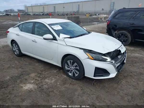 1N4BL4BV0PN333138 2023 NISSAN ALTIMA - Image 1