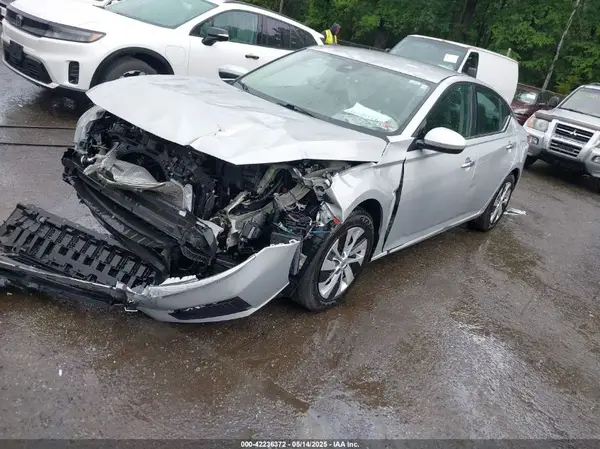 1N4BL4BV0PN370495 2023 NISSAN ALTIMA - Image 2