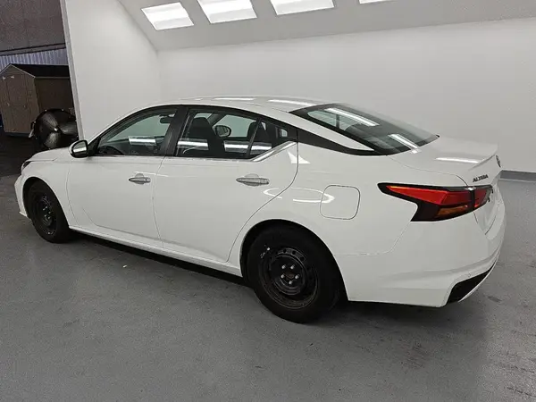 1N4BL4BV0PN418805 2023 NISSAN ALTIMA - Image 2