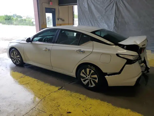 1N4BL4BV1PN381876 2023 NISSAN ALTIMA - Image 2