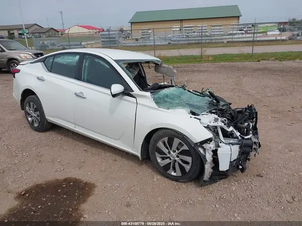 1N4BL4BV2MN329619 2021 NISSAN ALTIMA - Image 1