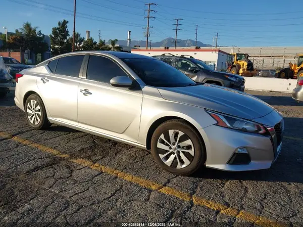1N4BL4BV2NN303569 2022 NISSAN ALTIMA - Image 1
