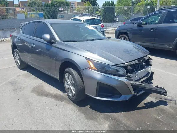 1N4BL4BV2PN357876 2023 NISSAN ALTIMA - Image 1