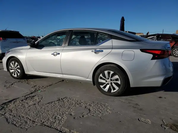 1N4BL4BV2RN375345 2024 NISSAN ALTIMA - Image 2
