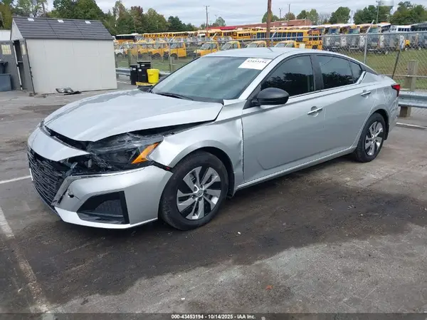 1N4BL4BV2RN393392 2024 NISSAN ALTIMA - Image 2