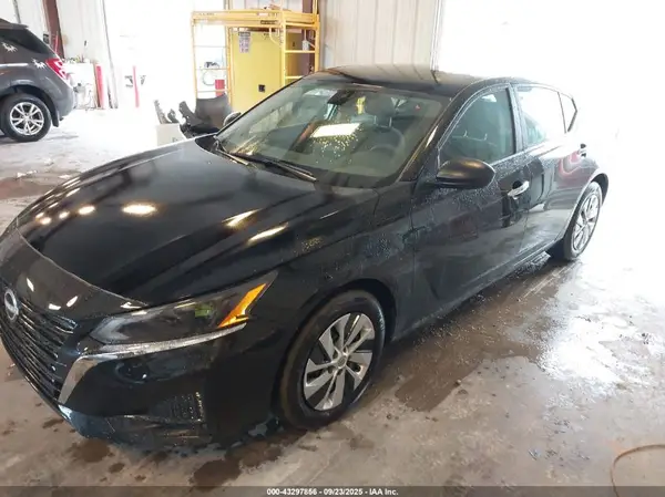 1N4BL4BV2SN409239 2025 NISSAN ALTIMA - Image 2