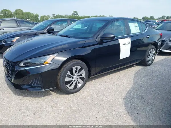 1N4BL4BV2SN413100 2025 NISSAN ALTIMA - Image 2