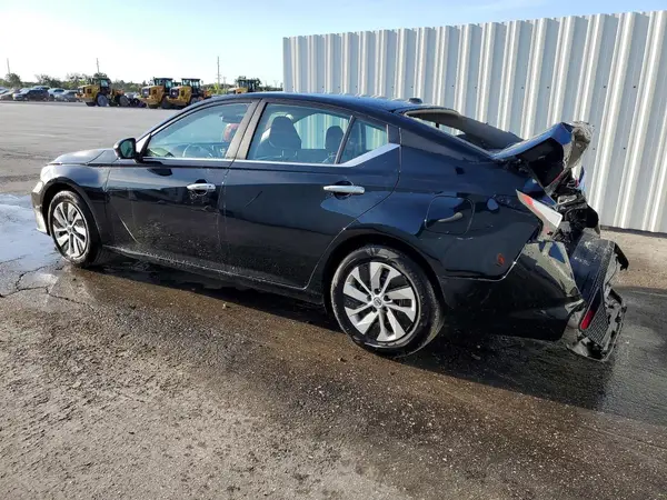 1N4BL4BV2SN429958 2025 NISSAN ALTIMA - Image 2