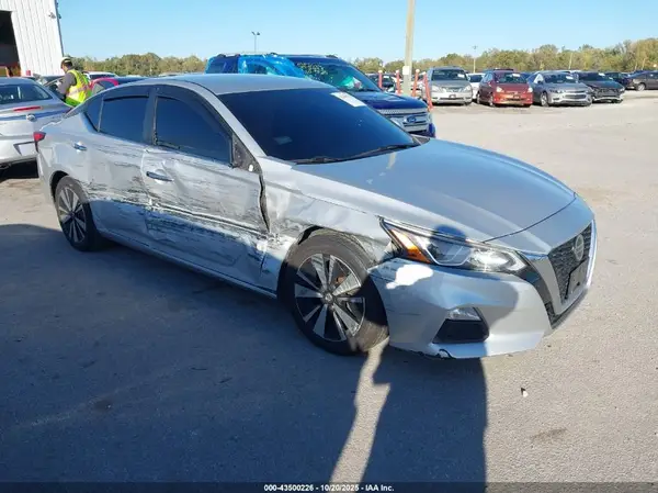 1N4BL4BV3LC231077 2020 NISSAN ALTIMA - Image 1